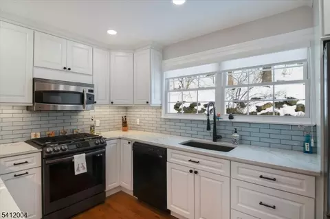 4 Birdseye Cir, Wayne, NJ 07470 photo 11