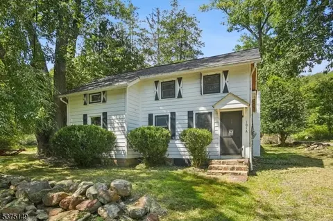 101 Dreahook Rd, Lebanon, NJ 08833
