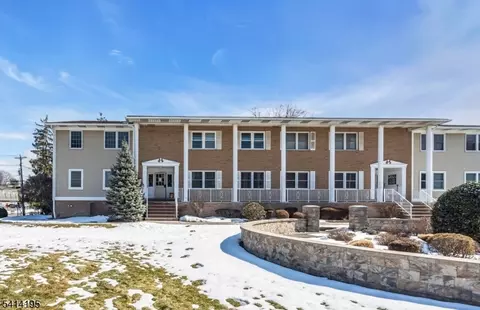 105 Newark Pompton Tpke #21, Pequannock Twp, NJ 07440