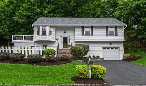 107 Valley View Trl, Sparta, NJ 07871
