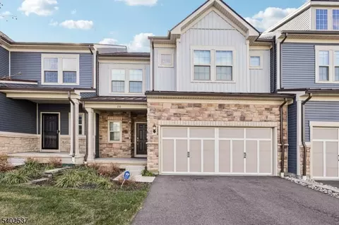 28 Dahlia Dr #28, Warren, NJ 07059