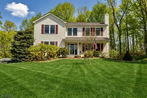 8 Spencer St, Stanhope, NJ 07874