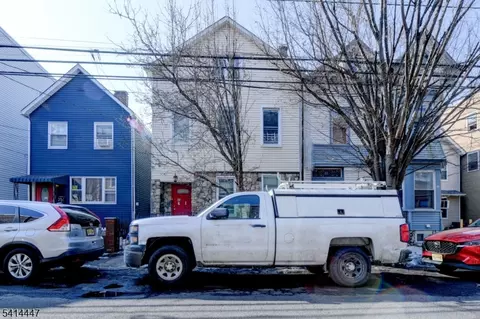 23 Hawkins St, Newark, NJ 07105