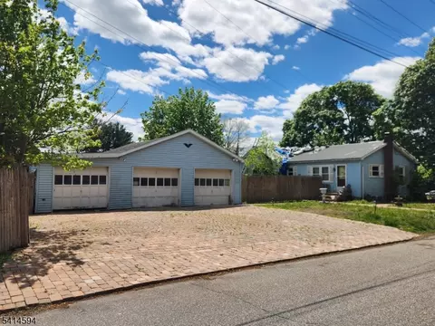 2 Abrams Rd, Milford, NJ 08848