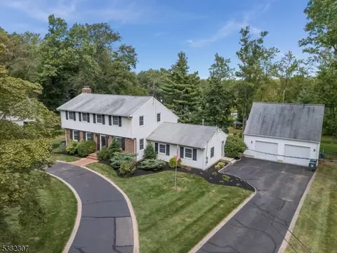 25 Fawn Dr, Flemington, NJ 08822