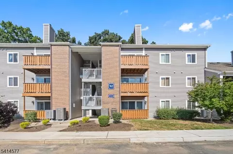 9207 Tamarron Dr, Plainsboro, NJ 08536