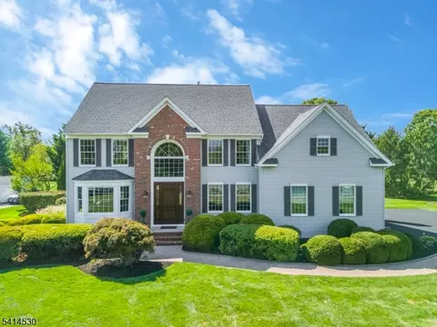 10 Heath Rd, Whitehouse Station, NJ 08889