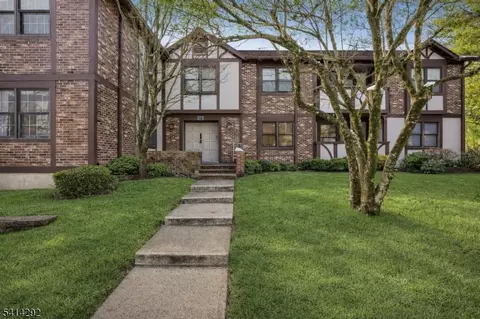 10 Heritage Dr # C, Chatham Twp, NJ 07928