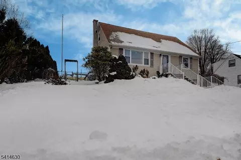 19 Ogden Ter, Butler, NJ 07405