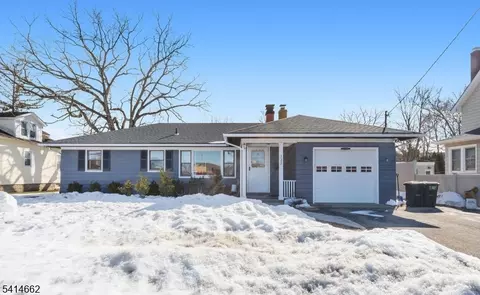 125 Meadowbrook Ave, Wanaque, NJ 07465