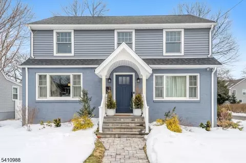 58 Kempson Pl, Metuchen, NJ 08840