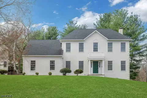 48 Glen Eagles Rd, Washington, NJ 07882