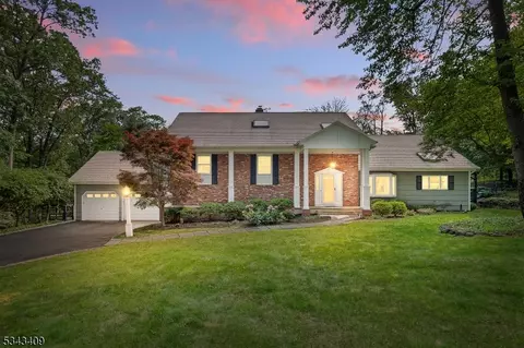 149 Knollwood Dr, Watchung, NJ 07069