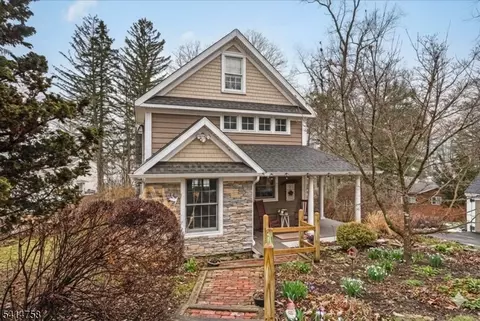 17 Rosemont Ave, West Milford, NJ 07480