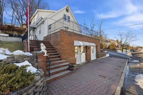 160 Barnert Ave, Totowa, NJ 07512