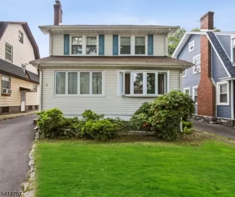 5 Roosevelt Ave, East Orange, NJ 07017