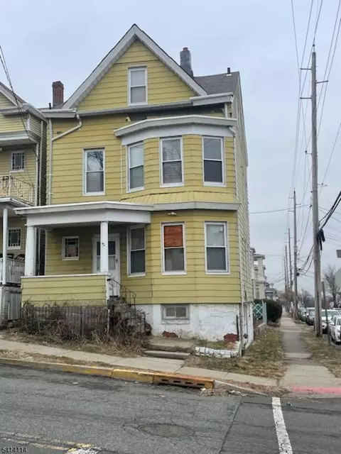 42 Brown Ave, Prospect Park, NJ 07508