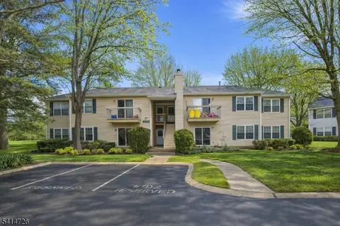 115 Applegate Ln, East Brunswick, NJ 08816