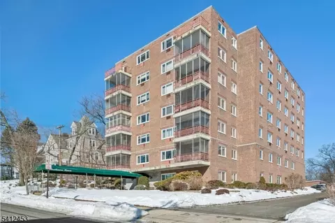 11 Euclid Ave #4D, Summit, NJ 07901