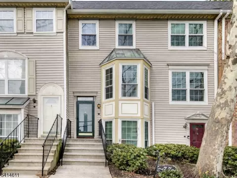 77 Howard St, Newark, NJ 07103