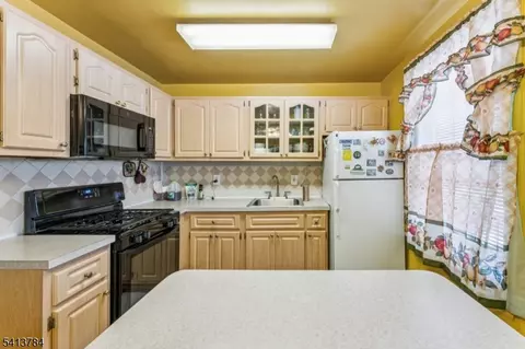 Kitchen - 925 E Front St # D, Plainfield, NJ 07062 photo 1 of 3