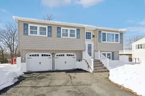 36 Musconetcong Ave, Hopatcong, NJ 07843