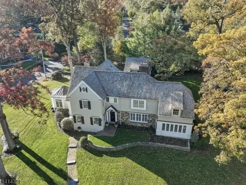 55 Oxbow Ln, Summit, NJ 07901