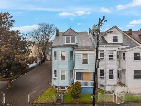 85 Kearney St, Paterson, NJ 07522