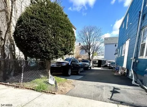 100 Hammond Ave, Passaic City, NJ 07055