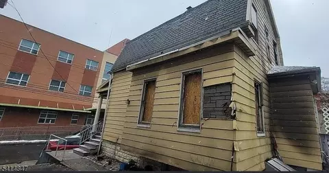 176 Madison Ave, Irvington, NJ 07111