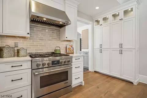 69 Elm St, Summit, NJ 07901 photo 14