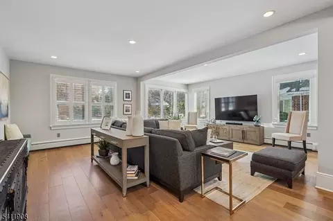 69 Elm St, Summit, NJ 07901 photo 5