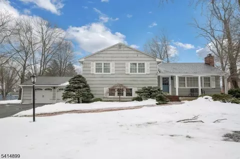 6 Wyndwood Rd, Morris Plains, NJ 07950