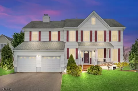 7 Wolverton Ln, Hillsborough, NJ 08844