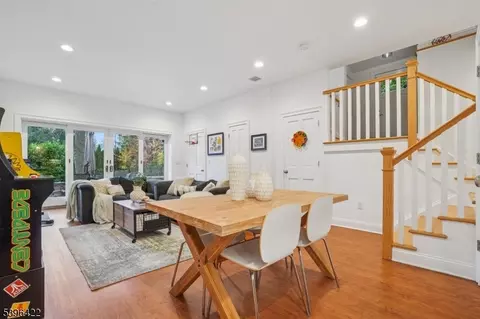 84 Cedar St, Millburn, NJ 07041 photo 17