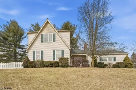 580 Heritage Rd, Millington, NJ 07946
