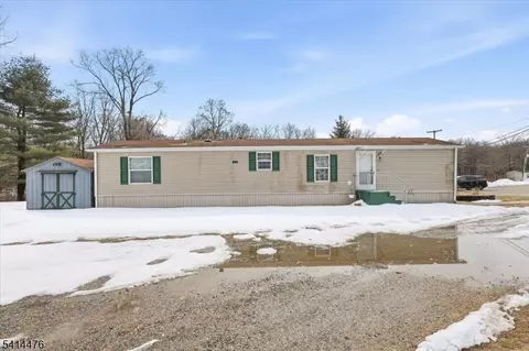 28 Daniel Ln, Rockaway, NJ 07866