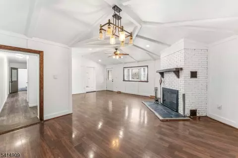 28 Butler St, Clifton, NJ 07011