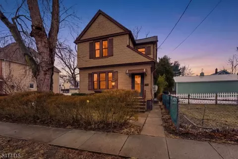 608 Meadow St, Roselle, NJ 07203