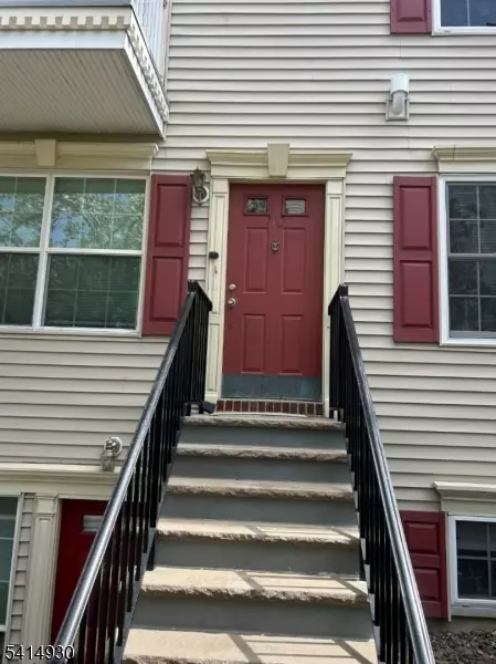 110 Vaughan Dr, Newark, NJ 07103