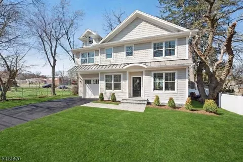 82 Washington Ave, Chatham, NJ 07928