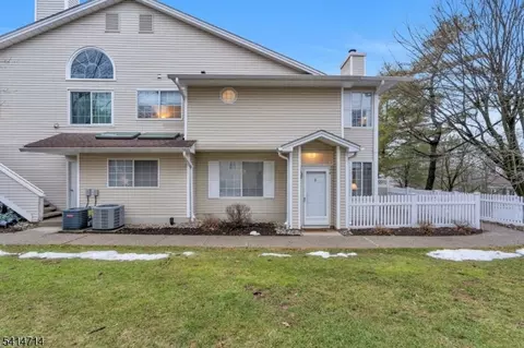 74 Academy Ct, Bedminster, NJ 07921