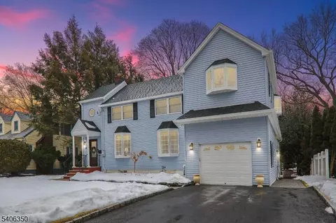 19 Munsee Dr, Cranford, NJ 07016