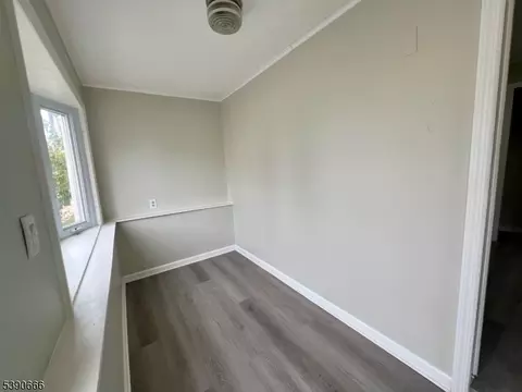 28 Harmony St, North Plainfield, NJ 07060 photo 8