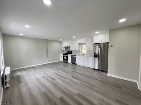 28 Harmony St, North Plainfield, NJ 07060