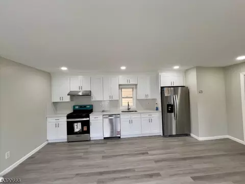 28 Harmony St, North Plainfield, NJ 07060 photo 2