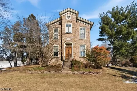 1 Wilson Dr, Stockton, NJ 08559