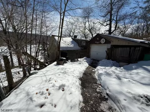 19 Up Grnwd Rd, Hewitt, NJ 07421