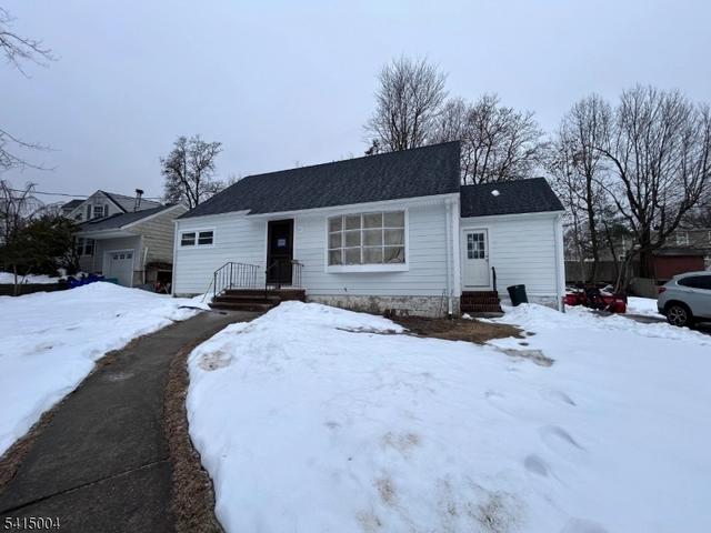 231 Spruce St, Midland Park, NJ 07432