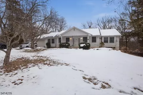 142 N Locust Lake Rd, Blairstown, NJ 07825